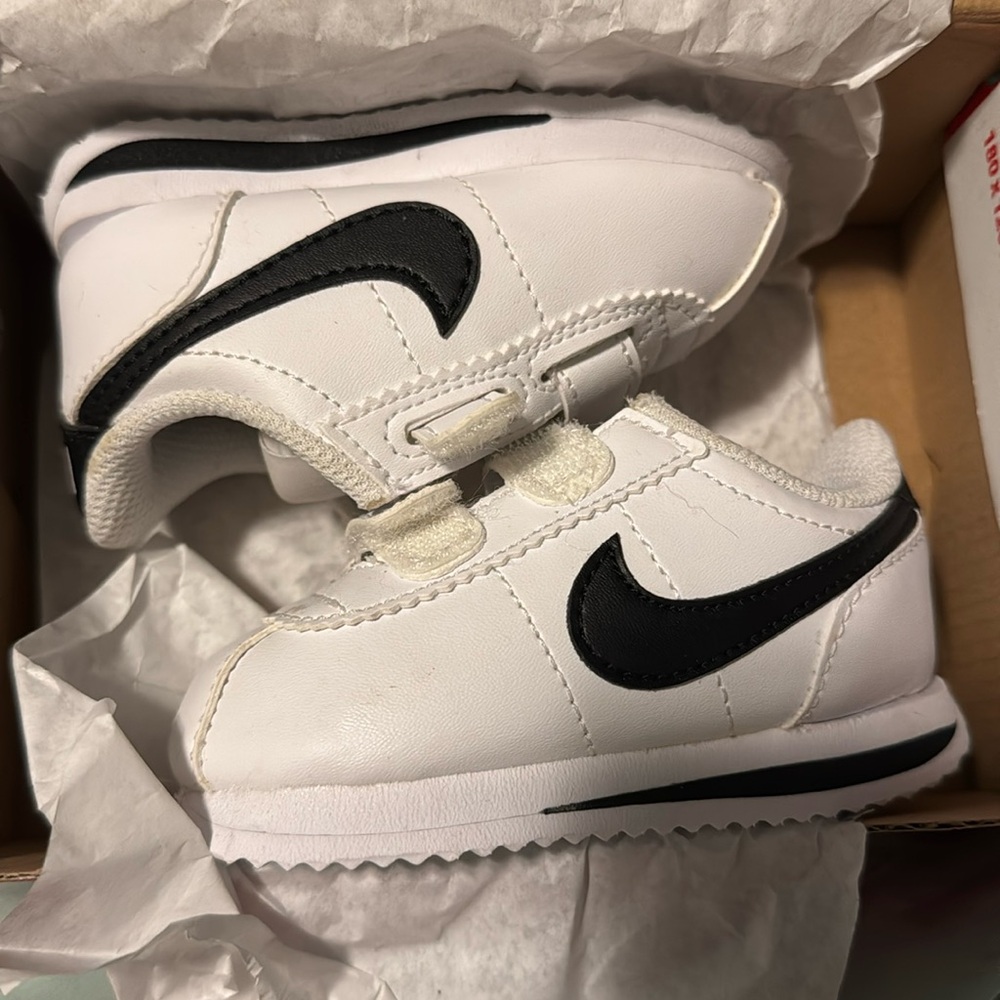 Nike Cortez Kids White and Black Velcro Sneakers